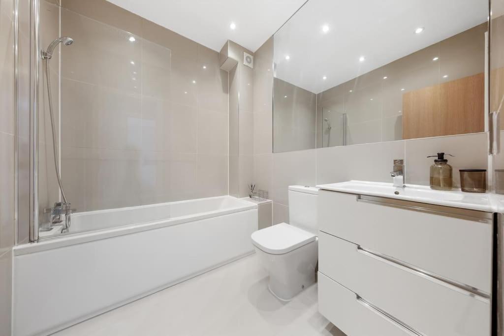 Pleasing 2Bed Flat 10Min To Wimbledon Tennis Court London Ngoại thất bức ảnh